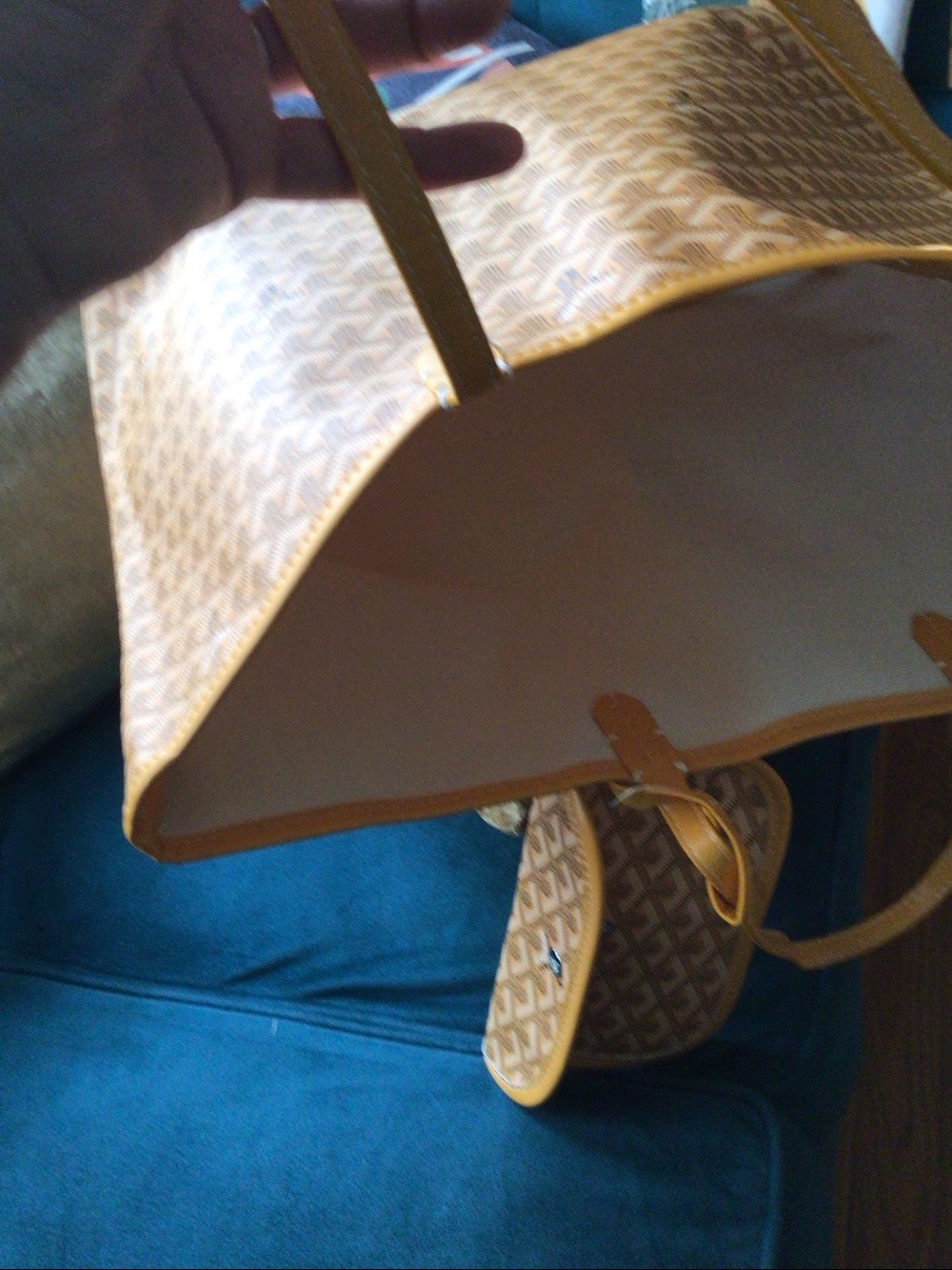 Goyard Tote Bag in Cognac with Yellow Trim authentic ๐ฏ percent ๐๐โ
โ
or best offe - Picture 4 of 7